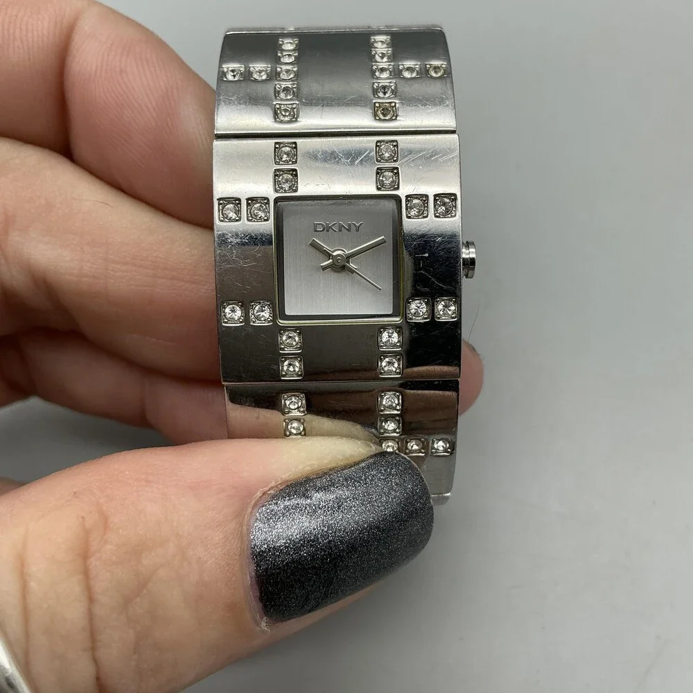 DKNY Womens Watch 22mm Silver Tone Stainless Crystals New Battery 5.75